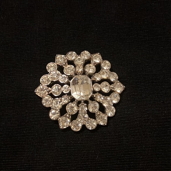 Liz Claiborne Rhinestone Vintage Brooch - Picture 6 of 7